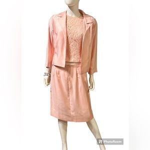 Vintage 60's three piece Jackie-O style skirt suit. no label.